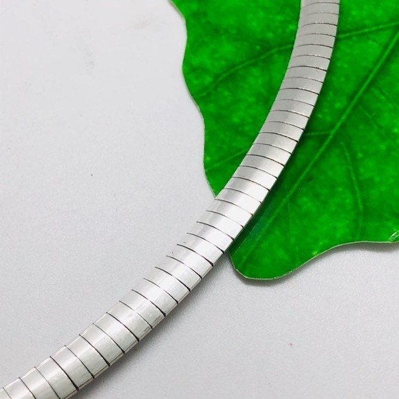 Sterling Silver 6mm 18" Omega - Picture 4 of 6